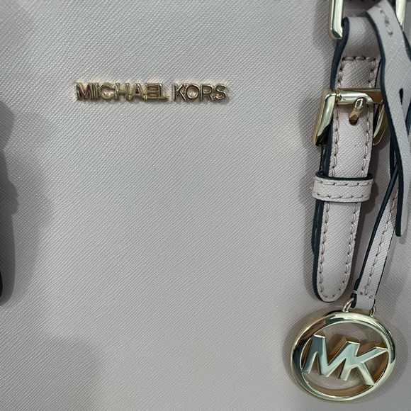MICHAEL KORS Silver Metallic Satchel Crossbody Handbag - Picture 7 of 9